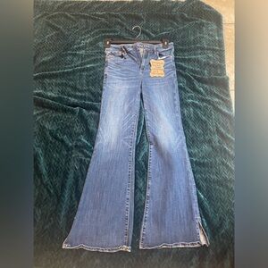 American Eagle next level stretch regular length size 8 high-rise flare.
